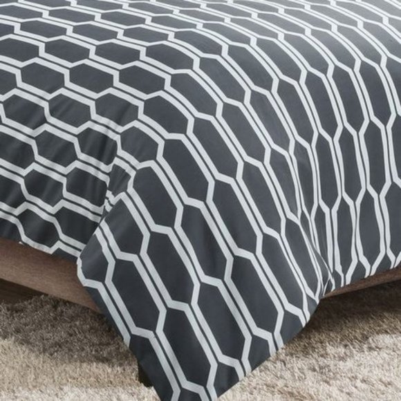 Millano Wilton 3 Piece Duvet Cover Set - Picture 2 of 3